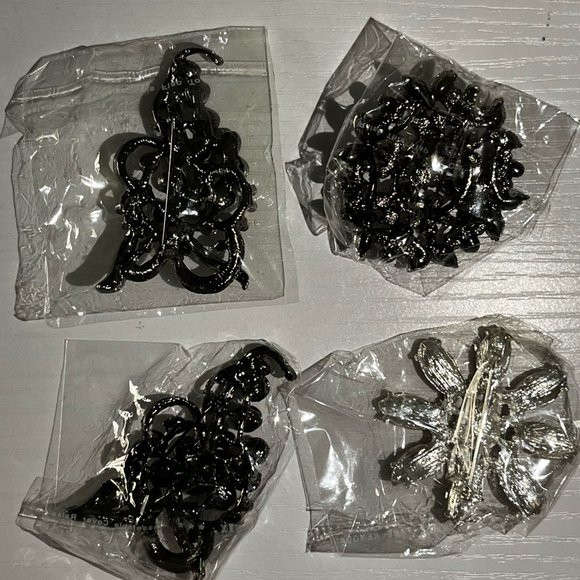 New 4 brooches floral bundle - Picture 2 of 2